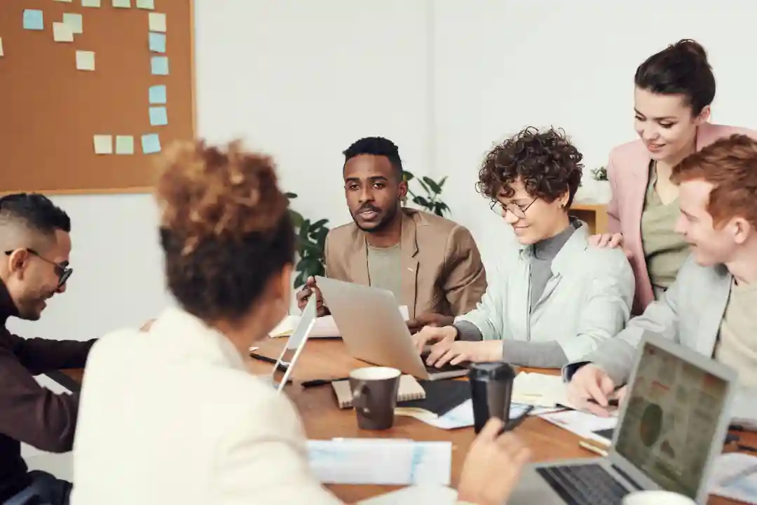 Love in the Workplace: Balancing Professionalism and Romance