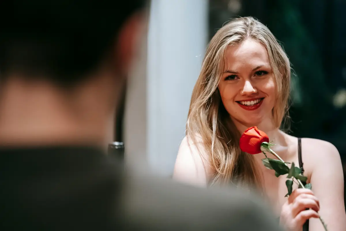 How to Spot Red Flags in a 5-Minute Date